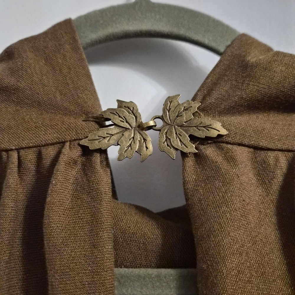 Freanch Meadows Brown Cloak